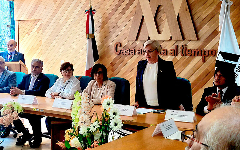 NUEVA DIRECTORA DE LA DIVISIÓN DE CIENCIAS SOCIALES Y HUMANIDADES